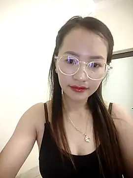 Snapshot of Elsweet123 chatting on 10/28/25, 05:44 Elsweet123 online show from 10/28/25, 05:44