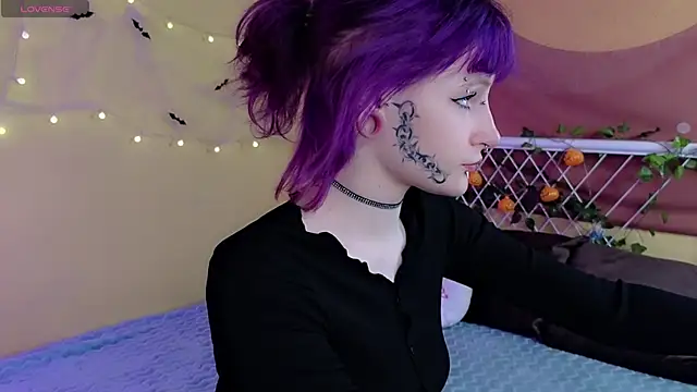 Snapshot of karkadeshk chatting on 10/29/25, 10:28 karkadeshk online show from 10/29/25, 10:28