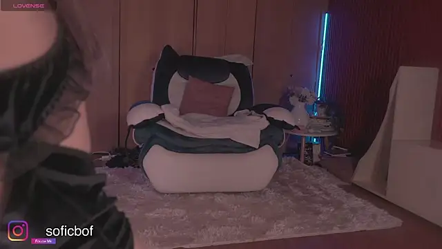 Snapshot of sofi_sc chatting on 12/15/25, 01:32 sofi sc online show from 12/15/25, 01:32