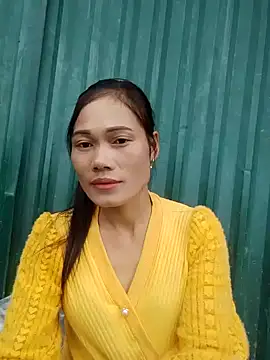 Snapshot of doggy-00 chatting on 11/04/25, 01:16 doggy-00 online show from 11/04/25, 01:16