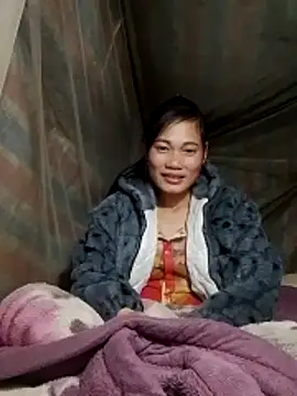 Snapshot of doggy-00 chatting on 11/19/25, 08:31 doggy-00 online show from 11/19/25, 08:31