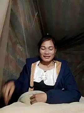 Snapshot of doggy-00 chatting on 11/23/25, 09:03 doggy-00 online show from 11/23/25, 09:03