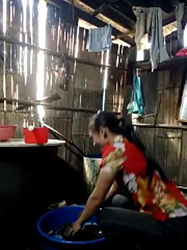 Snapshot of doggy-00 chatting on 12/01/25, 04:50 doggy-00 online show from 12/01/25, 04:50