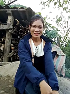 Snapshot of doggy-00 chatting on 12/14/25, 09:36 doggy-00 online show from 12/14/25, 09:36