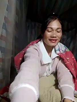 Snapshot of doggy-00 chatting on 12/14/25, 09:41 doggy-00 online show from 12/14/25, 09:41