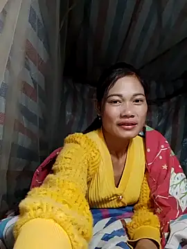 Snapshot of doggy-00 chatting on 12/15/25, 09:52 doggy-00 online show from 12/15/25, 09:52