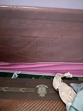 Snapshot of Kieuxinhgai chatting on 11/09/25, 01:42 Kieuxinhgai online show from 11/09/25, 01:42