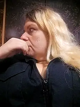 Snapshot of Lana-murr chatting on 10/28/25, 06:39 Lana-murr online show from 10/28/25, 06:39