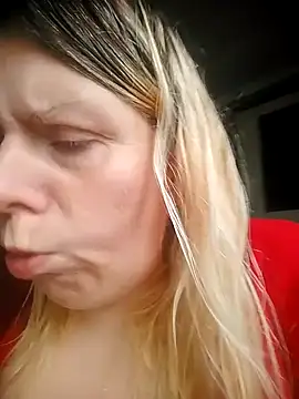 Snapshot of Lana-murr chatting on 10/29/25, 07:32 Lana-murr online show from 10/29/25, 07:32