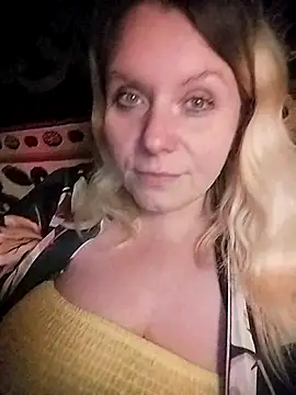 Snapshot of Lana-murr chatting on 10/31/25, 07:15 Lana-murr online show from 10/31/25, 07:15