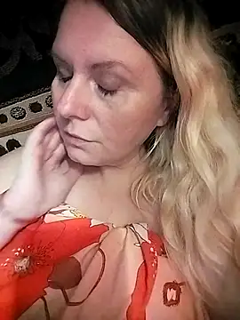 Snapshot of Lana-murr chatting on 11/10/25, 08:13 Lana-murr online show from 11/10/25, 08:13