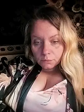 Snapshot of Lana-murr chatting on 11/15/25, 05:27 Lana-murr online show from 11/15/25, 05:27