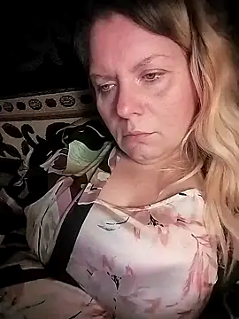 Snapshot of Lana-murr chatting on 11/15/25, 06:26 Lana-murr online show from 11/15/25, 06:26