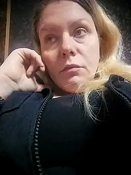 Snapshot of Lana-murr chatting on 11/17/25, 06:41 Lana-murr online show from 11/17/25, 06:41