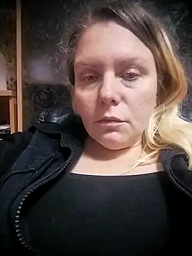 Snapshot of Lana-murr chatting on 11/17/25, 06:46 Lana-murr online show from 11/17/25, 06:46