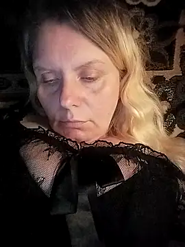 Snapshot of Lana-murr chatting on 11/18/25, 06:12 Lana-murr online show from 11/18/25, 06:12