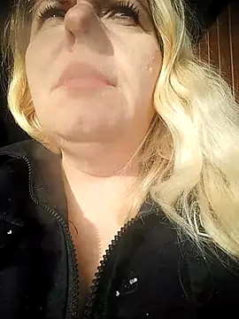 Snapshot of Lana-murr chatting on 11/25/25, 07:19 Lana-murr online show from 11/25/25, 07:19