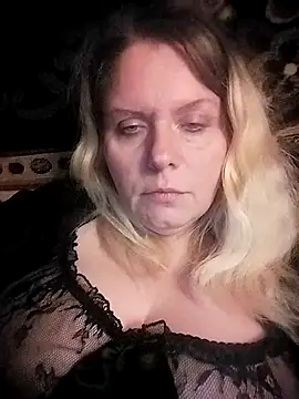 Snapshot of Lana-murr chatting on 11/26/25, 06:42 Lana-murr online show from 11/26/25, 06:42