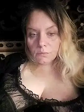 Snapshot of Lana-murr chatting on 11/27/25, 06:48 Lana-murr online show from 11/27/25, 06:48