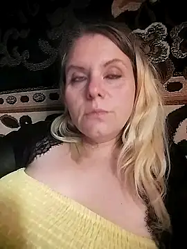 Snapshot of Lana-murr chatting on 12/04/25, 08:01 Lana-murr online show from 12/04/25, 08:01