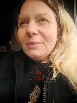 Snapshot of Lana-murr chatting on 12/15/25, 06:50 Lana-murr online show from 12/15/25, 06:50