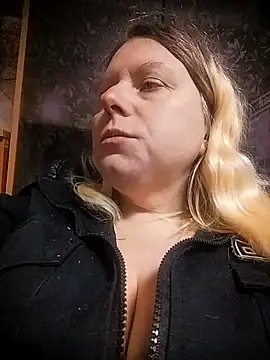 Lana-murr online show from 12/19/25, 12:01