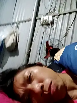 bella-la online show from 10/30/25, 06:19