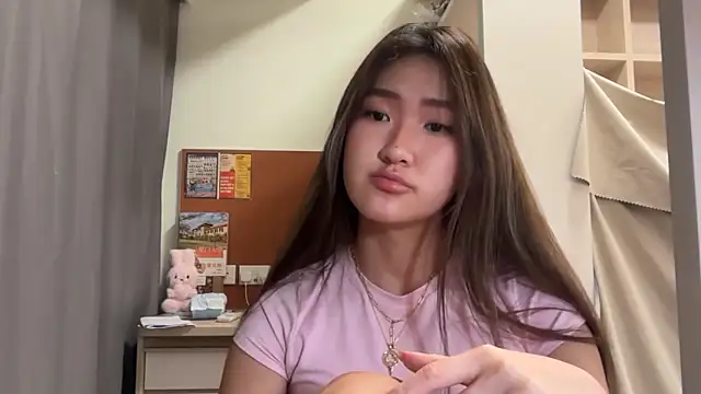 Snapshot of AlishaCheng chatting on 12/19/25, 12:34 AlishaCheng online show from 12/19/25, 12:34