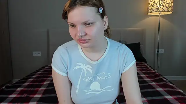 babyyullii online show from 04/15/26, 01:23