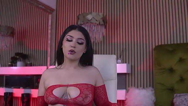 Snapshot of KeylaNoir chatting on 02/14/26, 12:02 KeylaNoir online show from 02/14/26, 12:02