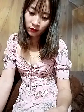 Em xinh01 online show from 11/18/25, 03:56