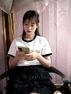 Em xinh01 online show from 04/11/26, 10:36