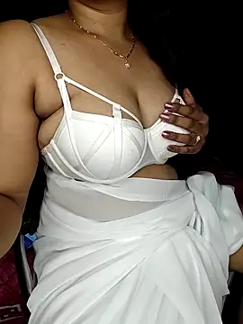 shreyareddy99 online show from 03/09/26, 10:58