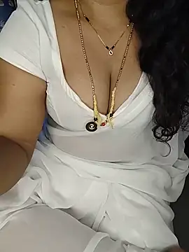shreyareddy99 online show from 05/16/26, 10:36