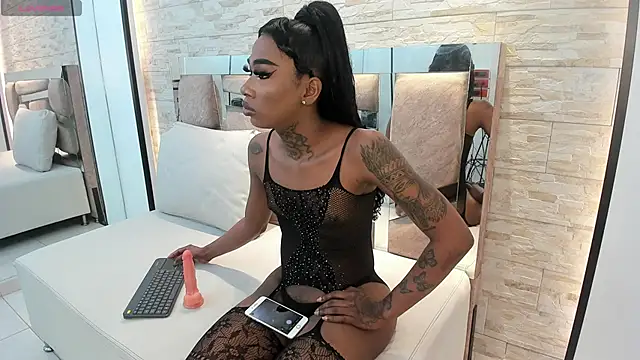 Snapshot of sheinny_brown chatting on 11/19/25, 03:39 sheinny brown online show from 11/19/25, 03:39