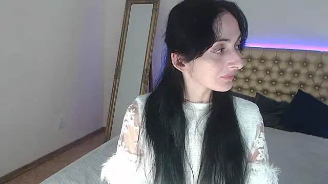 Snapshot of HayleyMills chatting on 10/28/25, 11:25 HayleyMills online show from 10/28/25, 11:25