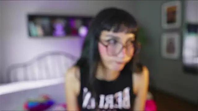 Meganpeach  online show from 11/27/25, 12:40