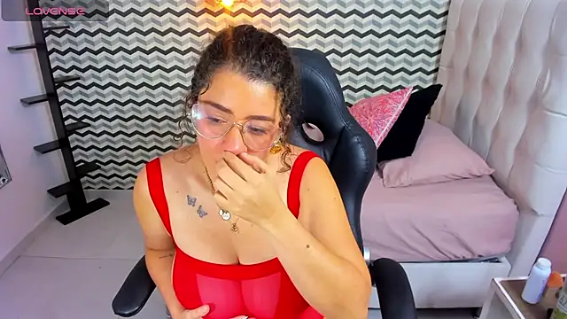 Snapshot of OSNAKELLER chatting on 11/13/25, 12:15 OSNAKELLER online show from 11/13/25, 12:15