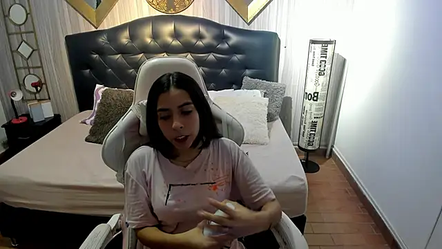 Snapshot of shirley_sweet_ chatting on 11/02/25, 08:22 shirley sweet online show from 11/02/25, 08:22