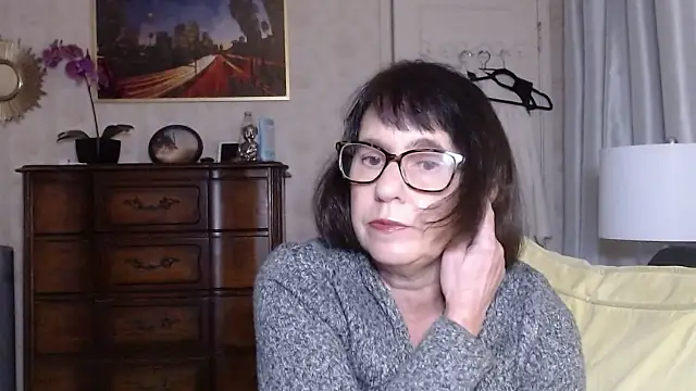 Snapshot of BigbustedBrenda chatting on 11/21/25, 07:01 BigbustedBrenda online show from 11/21/25, 07:01
