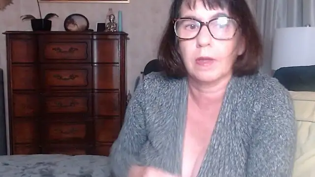 Snapshot of BigbustedBrenda chatting on 12/05/25, 05:31 BigbustedBrenda online show from 12/05/25, 05:31