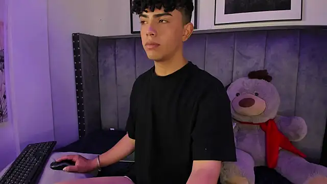 Snapshot of Niick_Twiink chatting on 11/04/25, 07:57 Niick Twiink online show from 11/04/25, 07:57