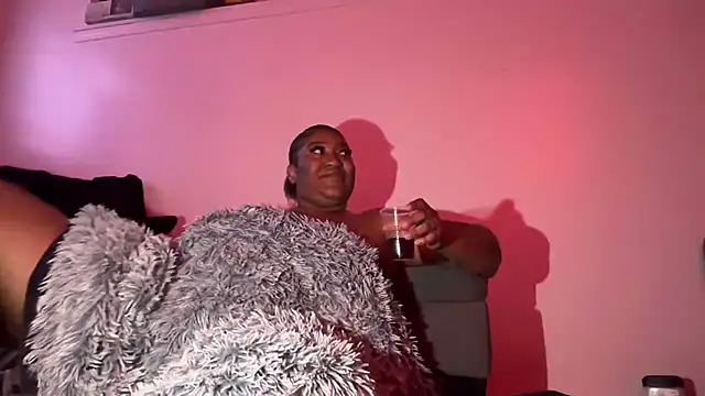 Snapshot of Thickumssss chatting on 11/02/25, 03:53 Thickumssss online show from 11/02/25, 03:53