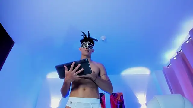 Snapshot of KamiSuarez chatting on 11/29/25, 06:44 KamiSuarez online show from 11/29/25, 06:44