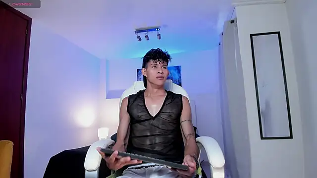 KamiSuarez online show from 04/16/26, 06:41