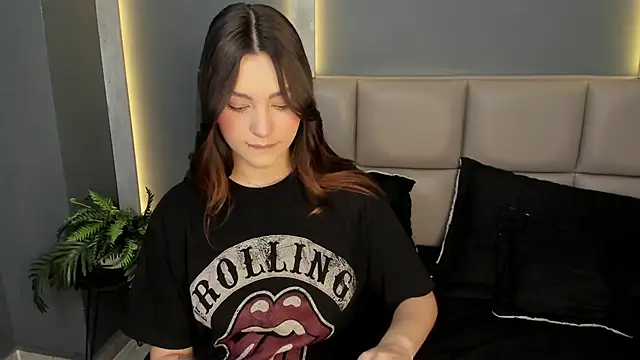 DakotaRussell  online show from 12/14/25, 12:32