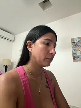 scarlethsb33 online show from 02/05/26, 09:36