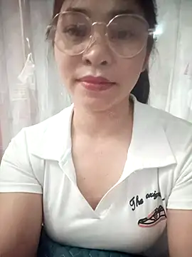 Bamboo-niee123 online show from 02/15/26, 04:03