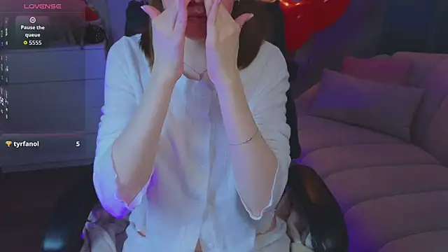 R I N A online show from 03/28/26, 01:16