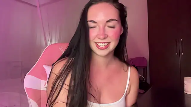 Snapshot of Bae_Belle chatting on 11/28/25, 06:10 Bae Belle online show from 11/28/25, 06:10